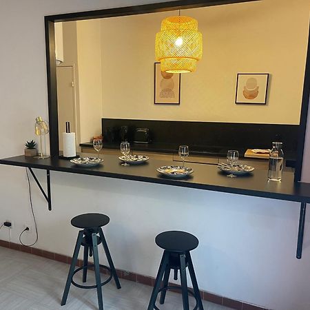 Appartement Intra Muros Avec Cour Privee อาวีญง ภายนอก รูปภาพ