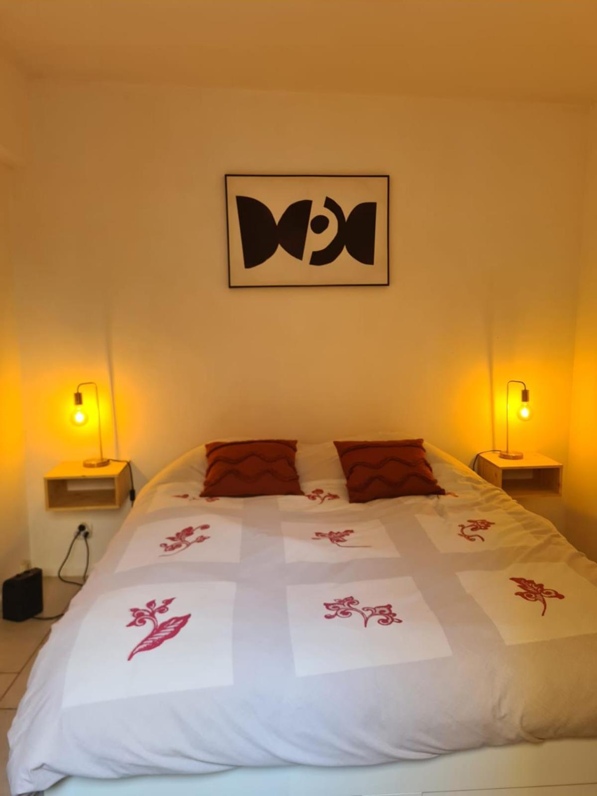 Appartement Intra Muros Avec Cour Privee อาวีญง ภายนอก รูปภาพ