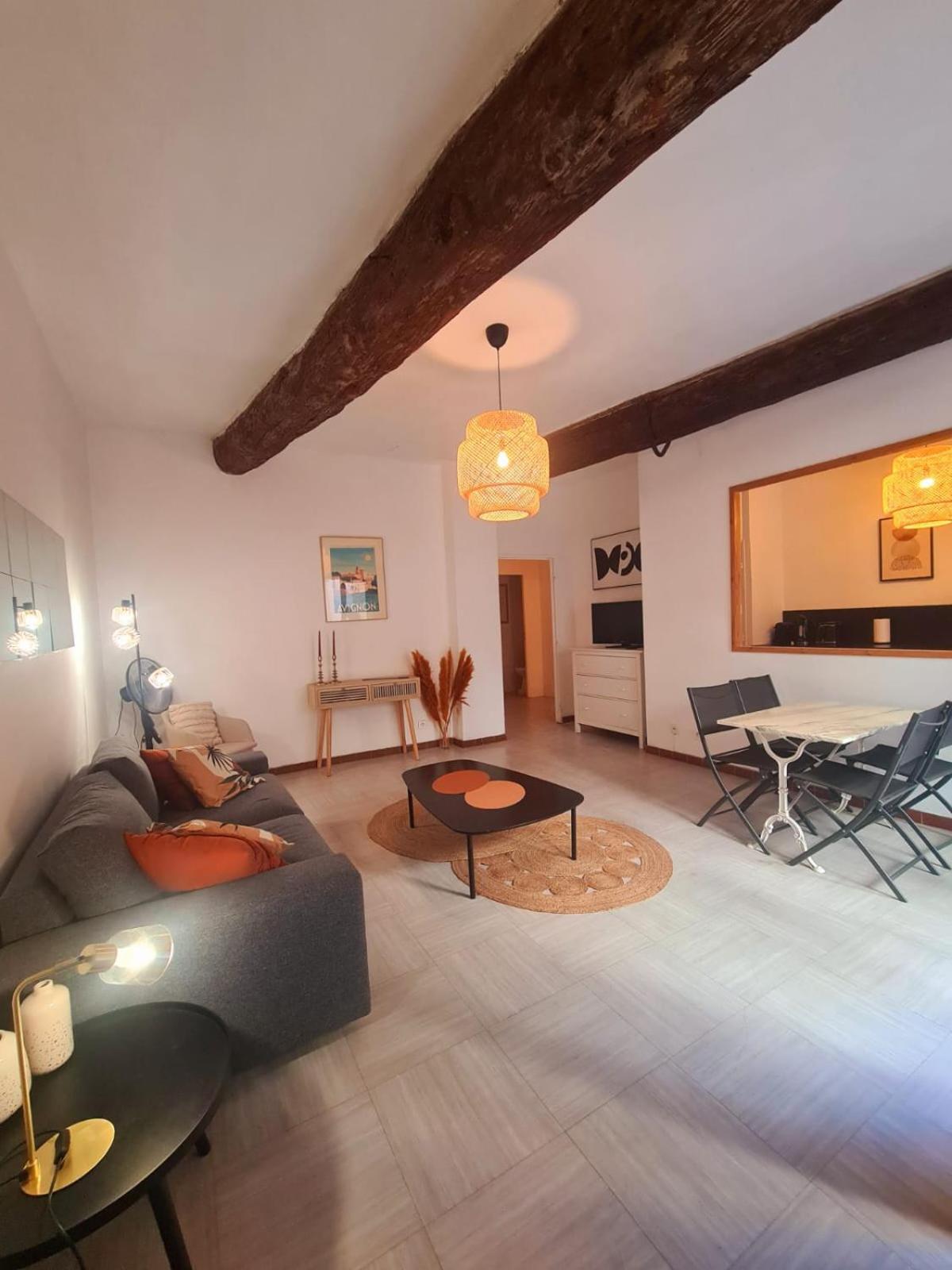 Appartement Intra Muros Avec Cour Privee อาวีญง ภายนอก รูปภาพ