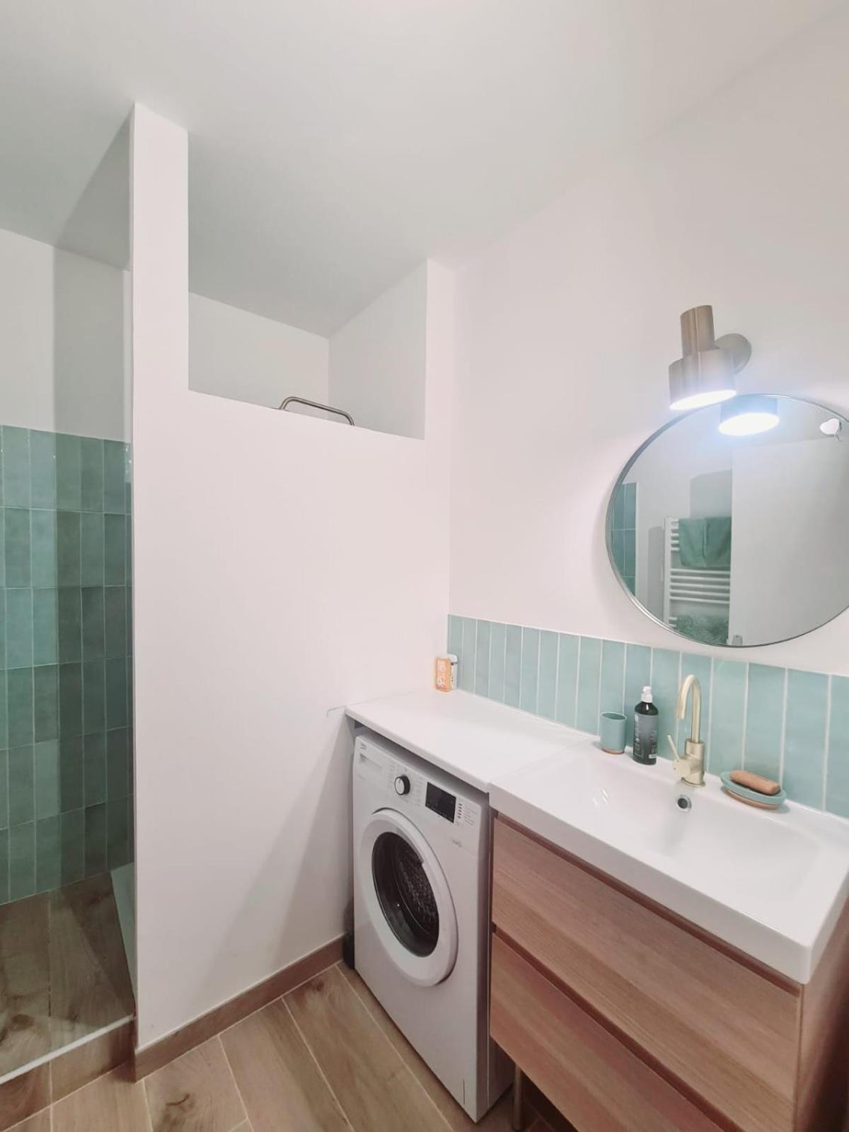 Appartement Intra Muros Avec Cour Privee อาวีญง ภายนอก รูปภาพ