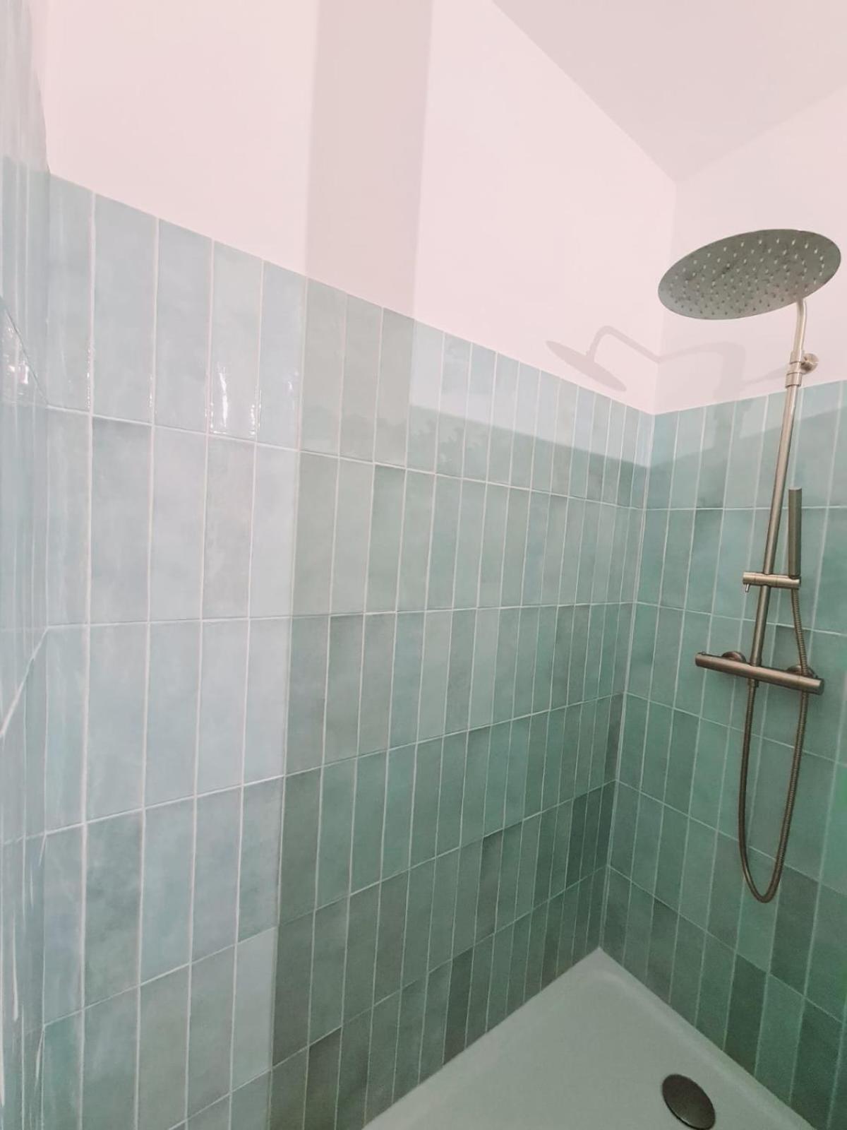 Appartement Intra Muros Avec Cour Privee อาวีญง ภายนอก รูปภาพ