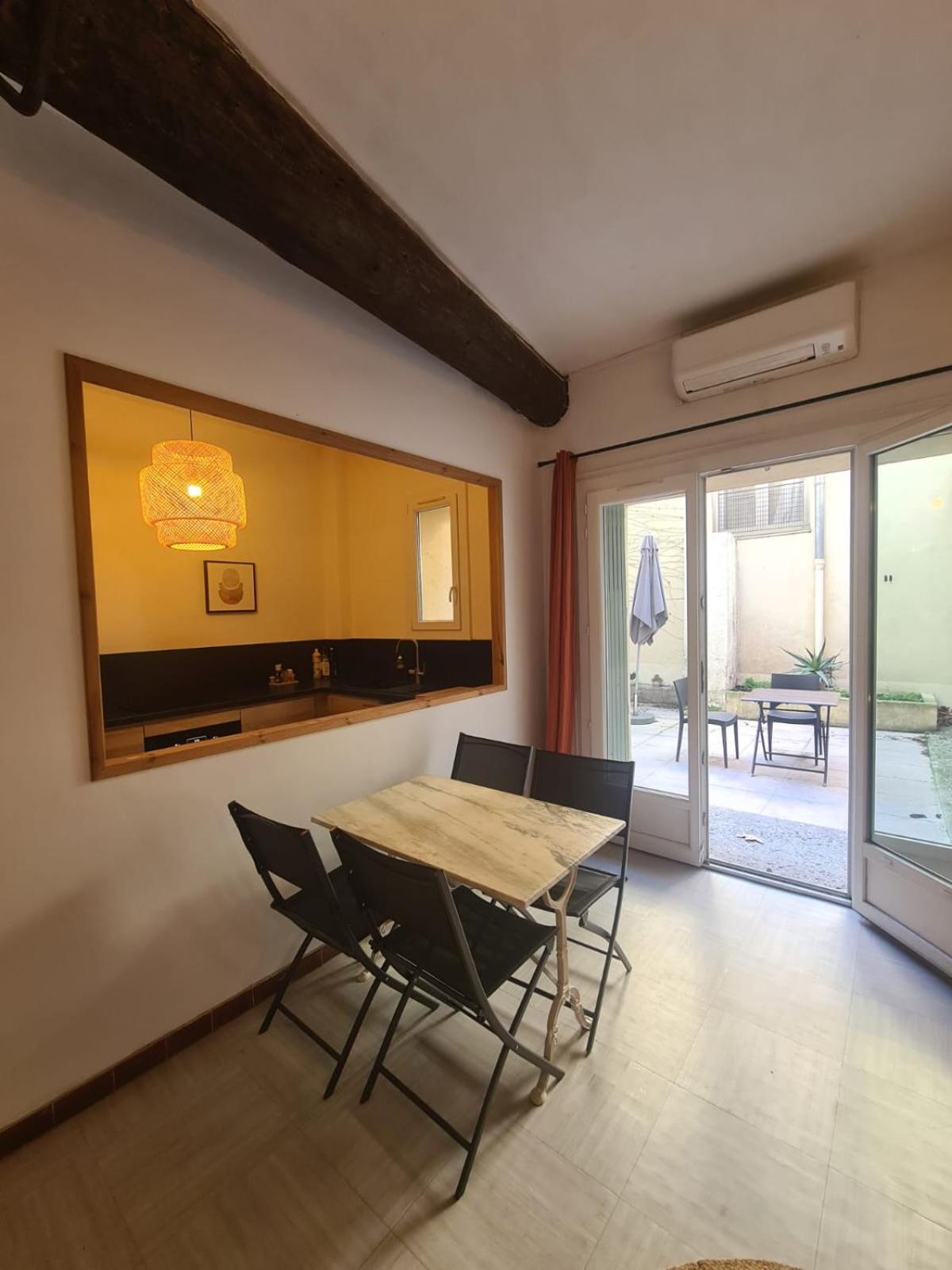 Appartement Intra Muros Avec Cour Privee อาวีญง ภายนอก รูปภาพ